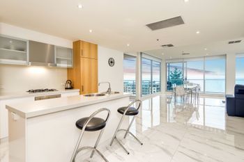 Penthouse Liberty Towers - C Tourism 3