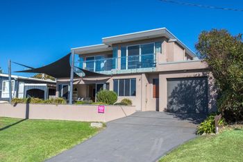 DOLPHIN VIEWS - C Tourism 3