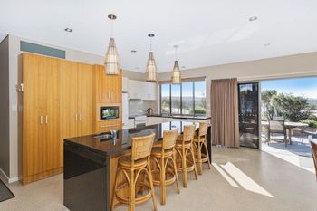 DOLPHIN VIEWS - C Tourism 4