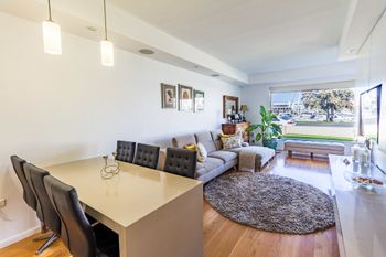 Serene Marinafront 3BR Retreat - C Tourism 6