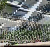 Magnetic Blue Waterfront Apartments - C Tourism
