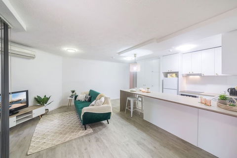 Beautiful Fresh Large 2BR 2Bath Apt - C Tourism 3