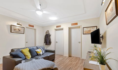 The Guesthouse - C Tourism 5