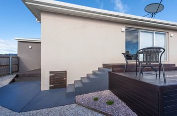 Spacious & Bright 4 Bedroom Home - C Tourism 5