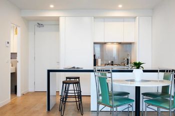 Panoramic Melbourne Views From Stylish Apartment - C Tourism 1
