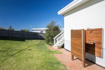 Toms Beach House - C Tourism 3