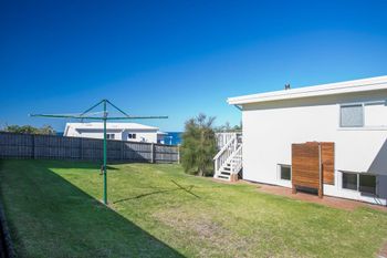 Toms Beach House - C Tourism 2
