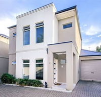 Modern Seaside Sanctuary - C Tourism