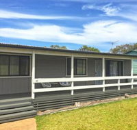 The Relax Shack at Culburra Beach sleeps 7 - C Tourism