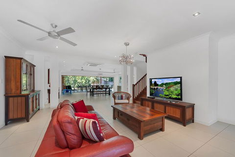 Luxury Home Near Marina - C Tourism 2