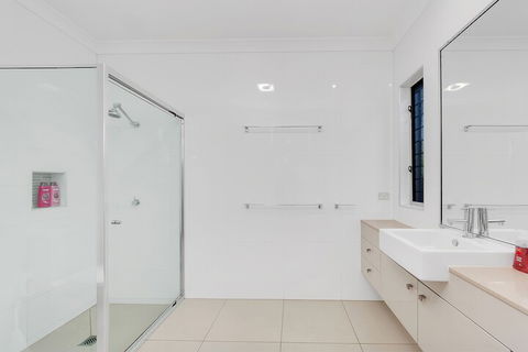 Luxury Home Near Marina - C Tourism 4