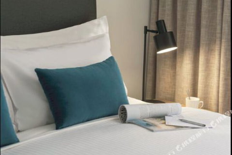 Qinnat Victoria One On Elizabeth Melbourne - C Tourism 6