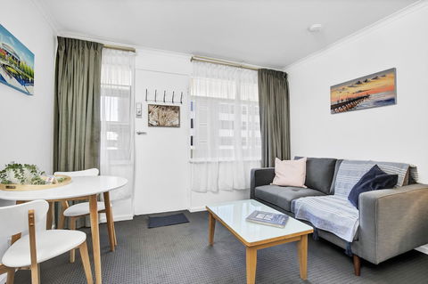 Bayscape Studio Glenelg - C Tourism 2