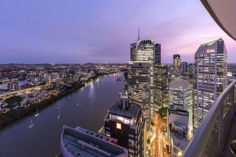 Oaks Aurora Tower - C Tourism 2