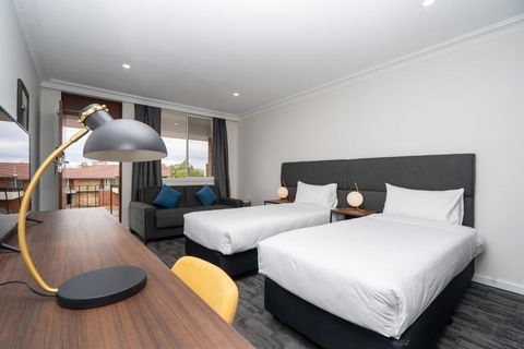 Comfort Inn Governor Macquarie - C Tourism 4