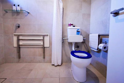 Comfort Inn Governor Macquarie - C Tourism 1