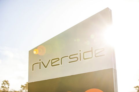 Nightcap At Riverside Hotel - C Tourism 3