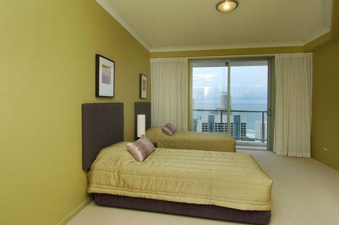 Chevron Renaissance - HR Surfers Paradise - C Tourism 5
