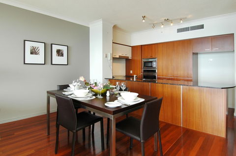 Chevron Renaissance - HR Surfers Paradise - C Tourism 1