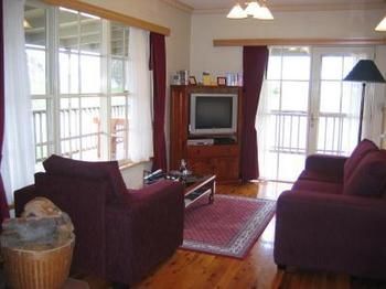Buttercup Cottage & Private Apartment - C Tourism 5