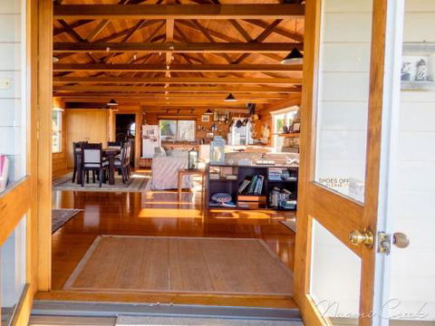 Palana Beach House - C Tourism 4