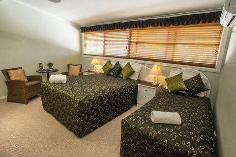 Ainslie Manor B&B - C Tourism 5
