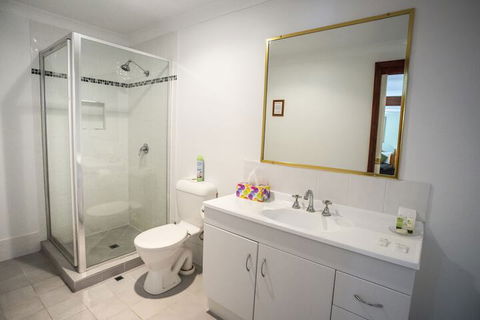 Ainslie Manor B&B - C Tourism 7