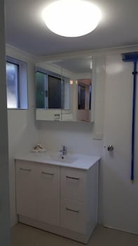 Clifton Sands Holiday Apartments - C Tourism 5