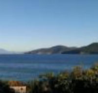 Larus Waterfront Cottage