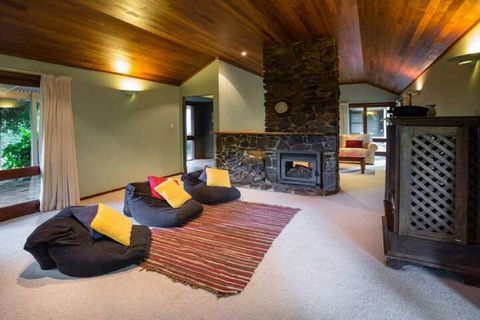 Mt Glorious Getaways - C Tourism 3