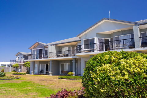 Meridian Beachside Apartments - C Tourism 1
