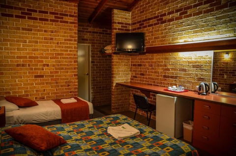 Beenleigh Village Motel - C Tourism 6