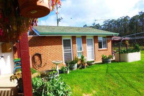 Quamby Pines Chalet - C Tourism 3