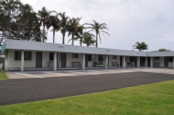 Burrill Lake NSW C Tourism