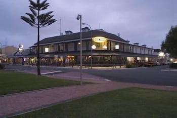 Grand Tasman Hotel - C Tourism 0