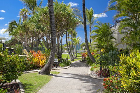 Beach Breakers Resort - C Tourism 0