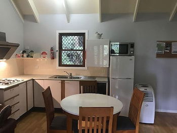 Barrington Wilderness Cedar Lodge Accommodation - C Tourism 4