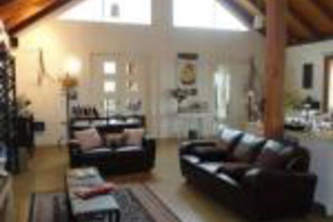 Outlook Hill Pavilion Suites & Spa Cottages - C Tourism 0
