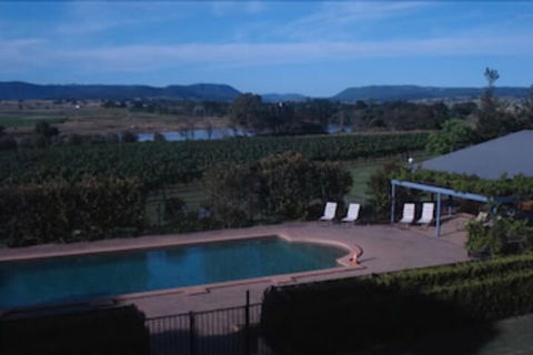Tranquil Vale Vineyard & Cottages - C Tourism 2
