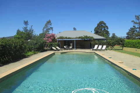 Tranquil Vale Vineyard & Cottages - C Tourism 5