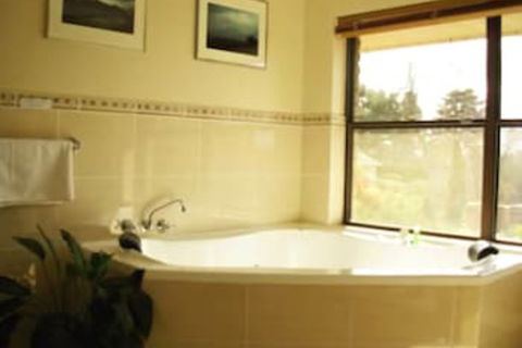 Bathurst Heights B&B - C Tourism 6