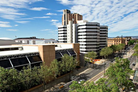 Adelaide DressCircle Apartments North Terrace - C Tourism 6