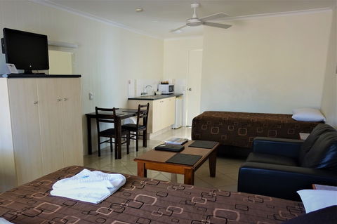 Pacific Palms Motor Inn - C Tourism 4