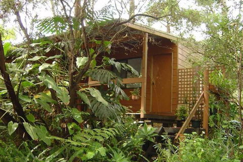 Samurai Beach Bungalows Port Stephens YHA - C Tourism 1