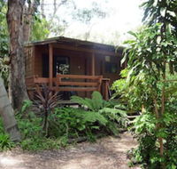 Samurai Beach Bungalows Port Stephens YHA - C Tourism