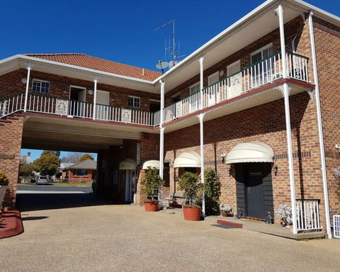 Golden Age Motor Inn Queanbeyan - C Tourism 3
