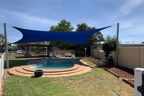 Orana Windmill Motel - C Tourism 1