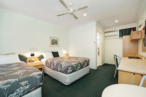 Colonial Terrace Motor Inn - C Tourism 4