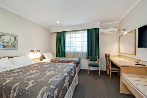Colonial Terrace Motor Inn - C Tourism 6