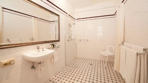 Cobb & Co Court Boutique Hotel - C Tourism 5